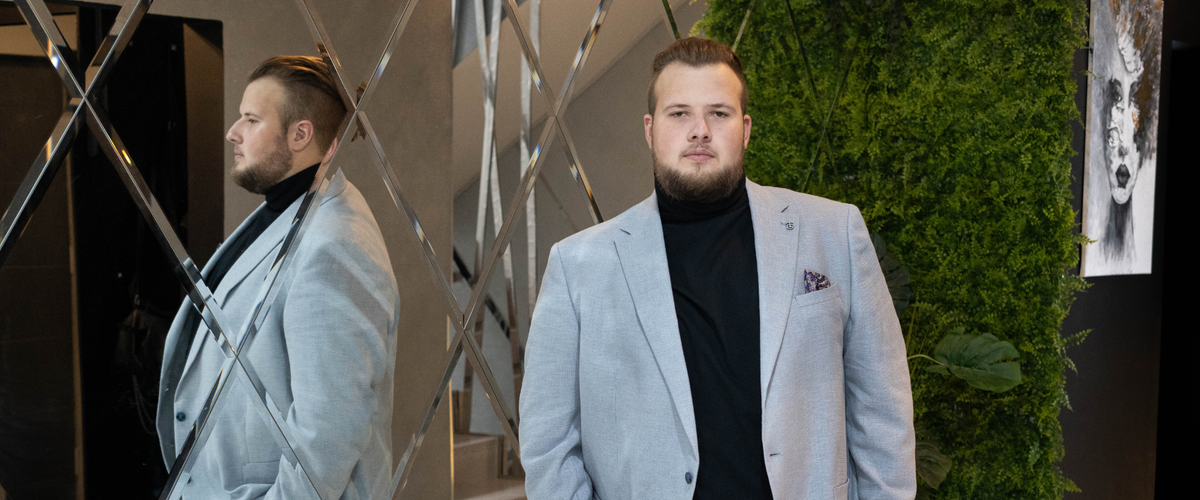 Jak stworzyć męską, elegancką kreację w rozmiarze XXL?