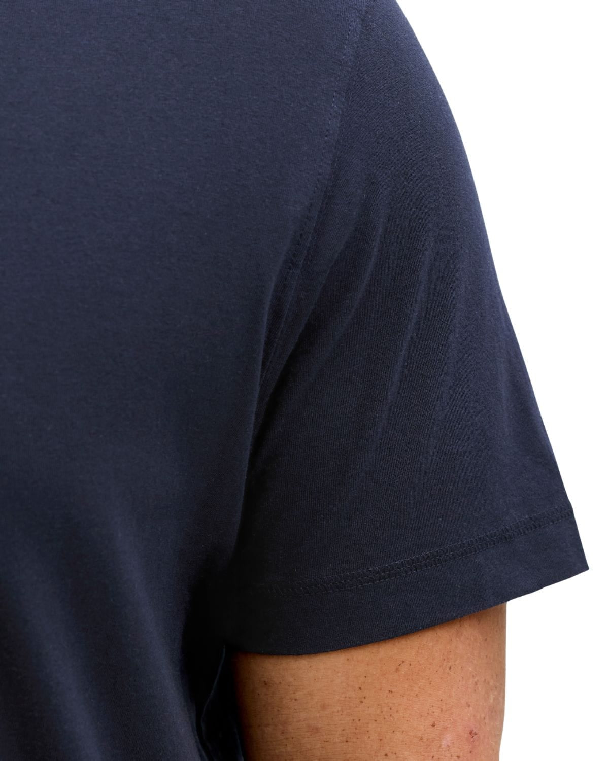 Duża męska koszulka z małym napisem t-shirt Jack &amp; Jones 12284161 granatowy