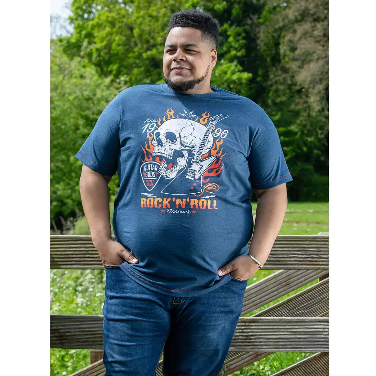 Duża męska koszulka t-shirt z nadrukiem gitary i czaszki Duke D555 Neal granatowy