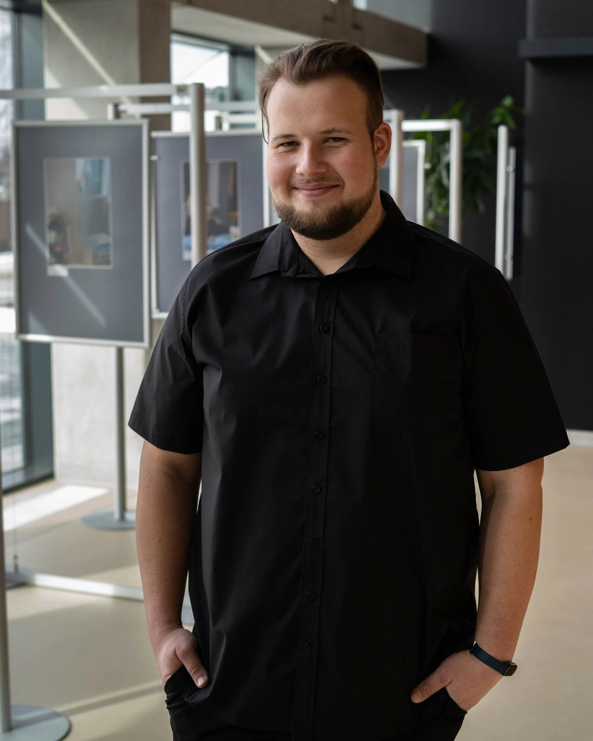 Velká pánská hladká košile s krátkým rukávem odolná proti skvrnám NON IRON Duke D555 Lucas černá